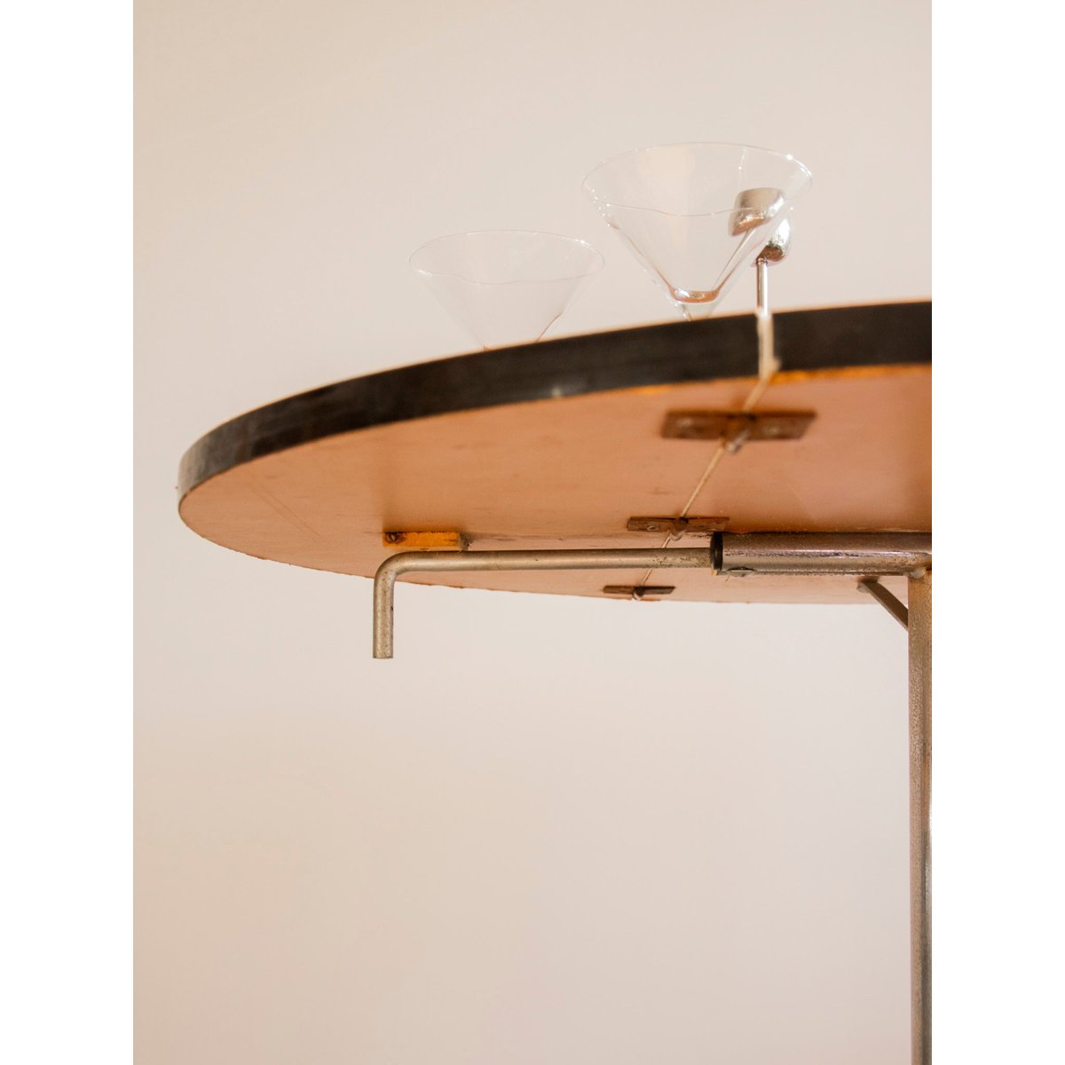 Table à manger en formica à rabats Karla N°1267 - Bon état bois foncé, DEBONGOUT