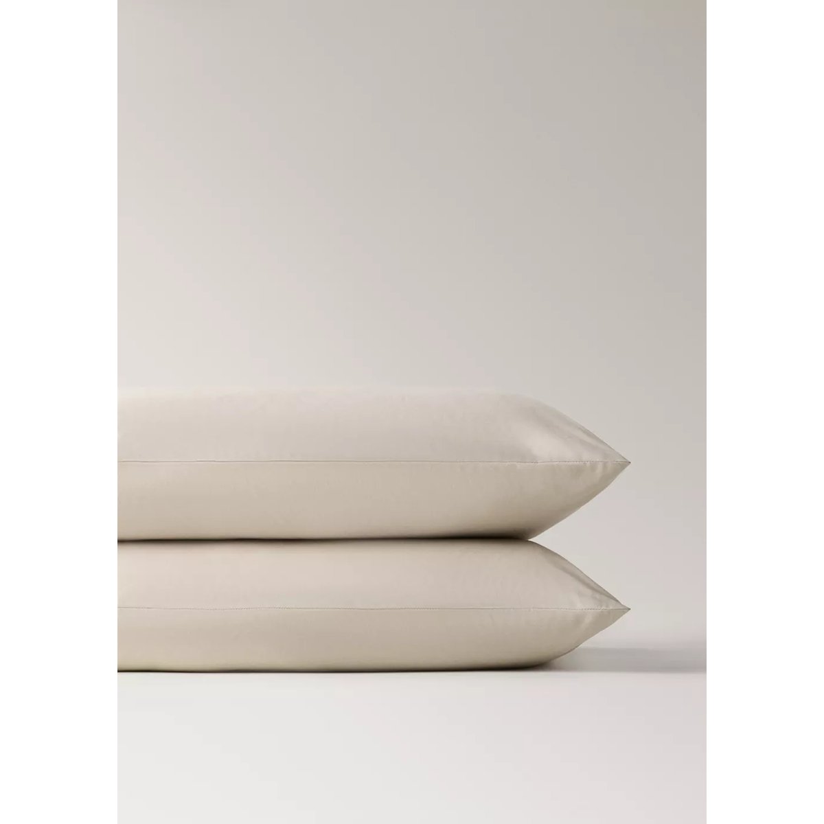 Deux taies d'oreiller percale de coton 500 fils finition passepoilée 50x75 cm sable, MANGO HOME
