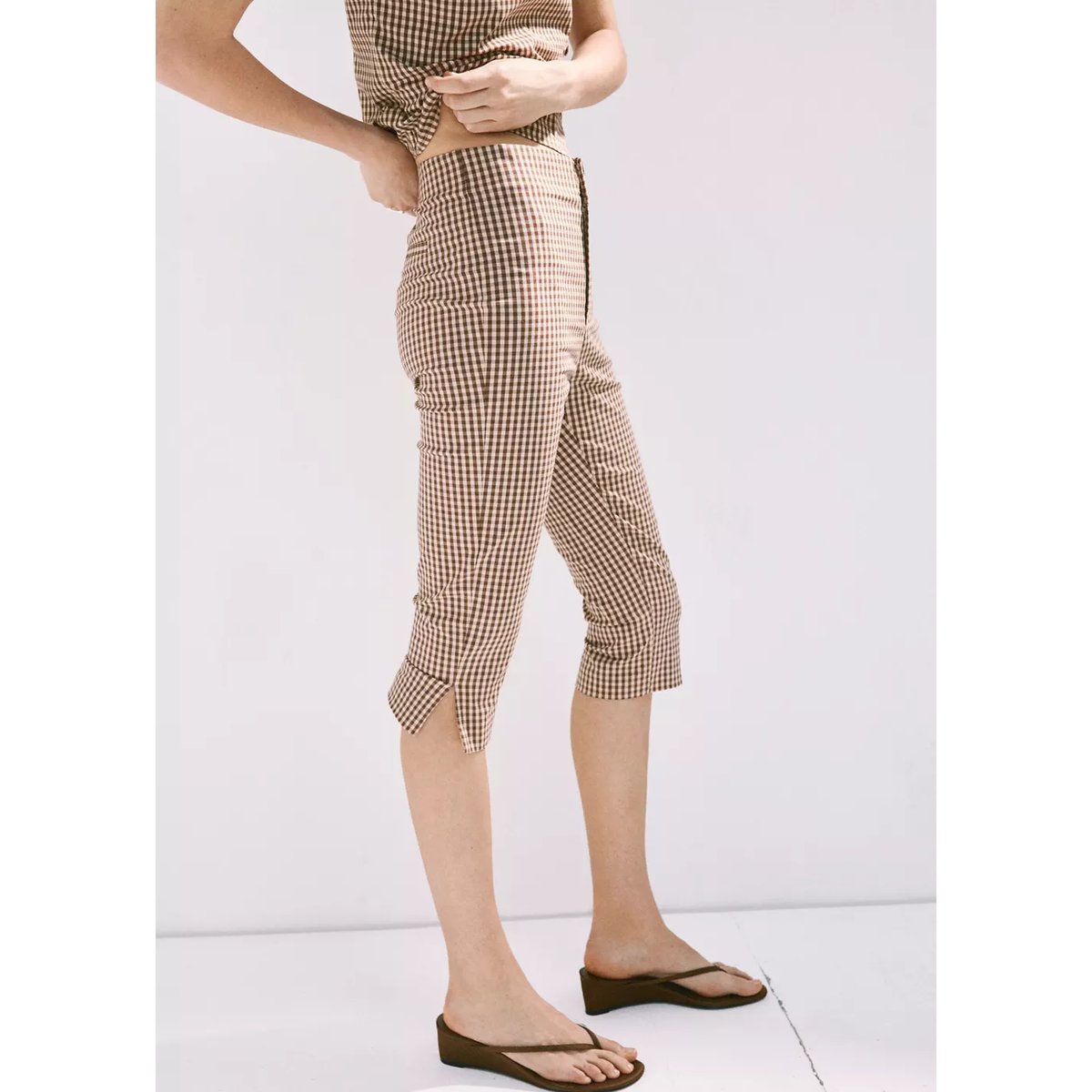 Pantalon capri à carreaux vichy marron, MANGO