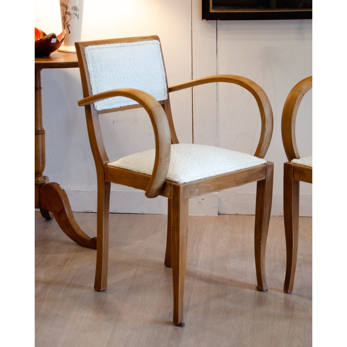 Paire de fauteuils en hêtre Ernest N°952 - Bon état bois clair, DEBONGOUT