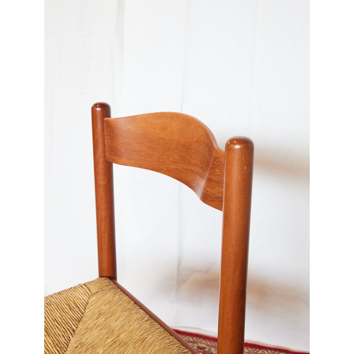 Lot de 6 chaises en bois ocre Claude N°1434 - Bon état bois foncé, DEBONGOUT