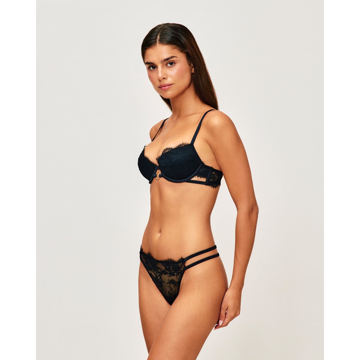 Soutien-gorge push-up en dentelle avec anneau SOHOIZ noir, UNDIZ