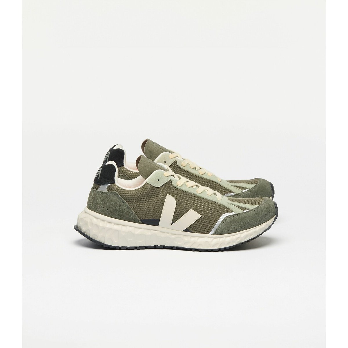 Condor Royale Trainers khaki, VEJA
