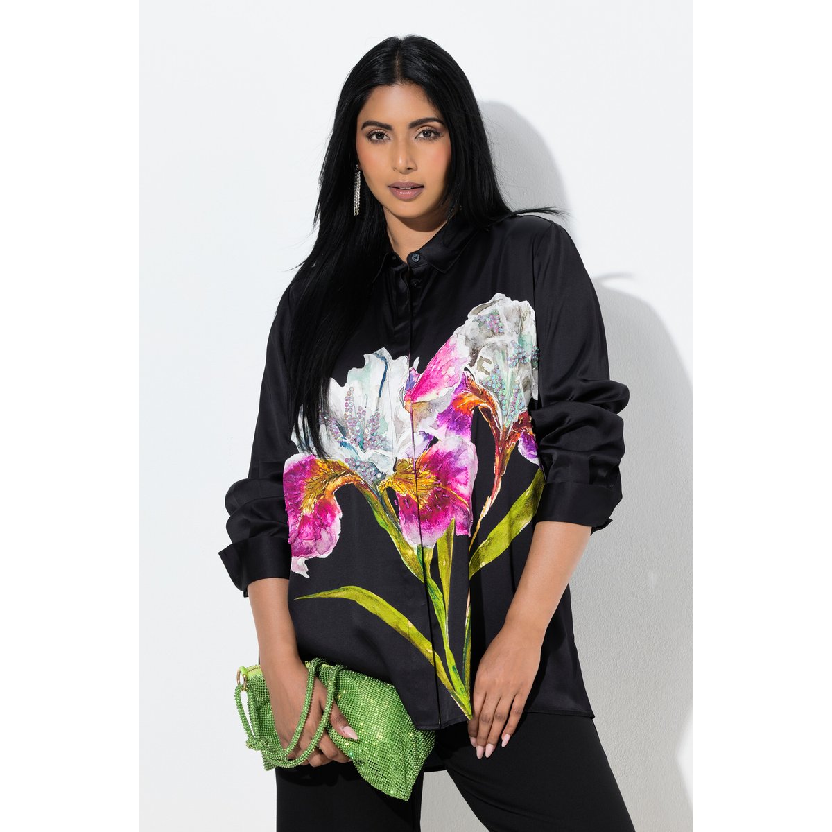 Chemisier en satin avec perles, col chemise noir, ULLA POPKEN