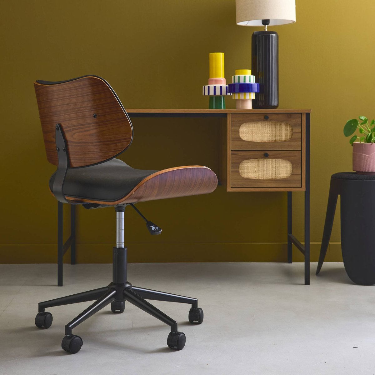 Chaise de bureau à roulettes décor bois courbé et simili cuir KAREN blanc, SWEEEK