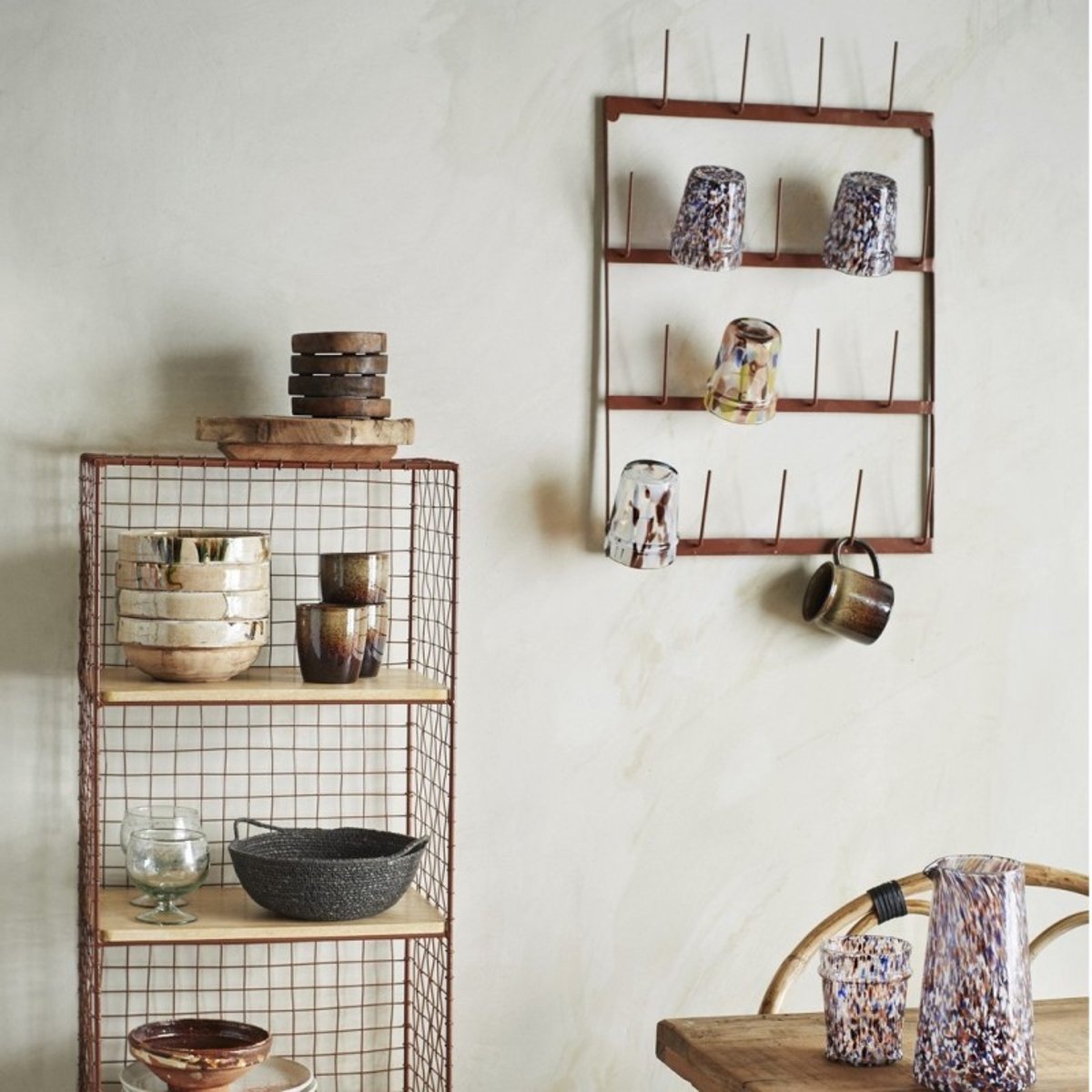 Etagère murale à mugs métal rouge bordeaux, MADAM STOLTZ