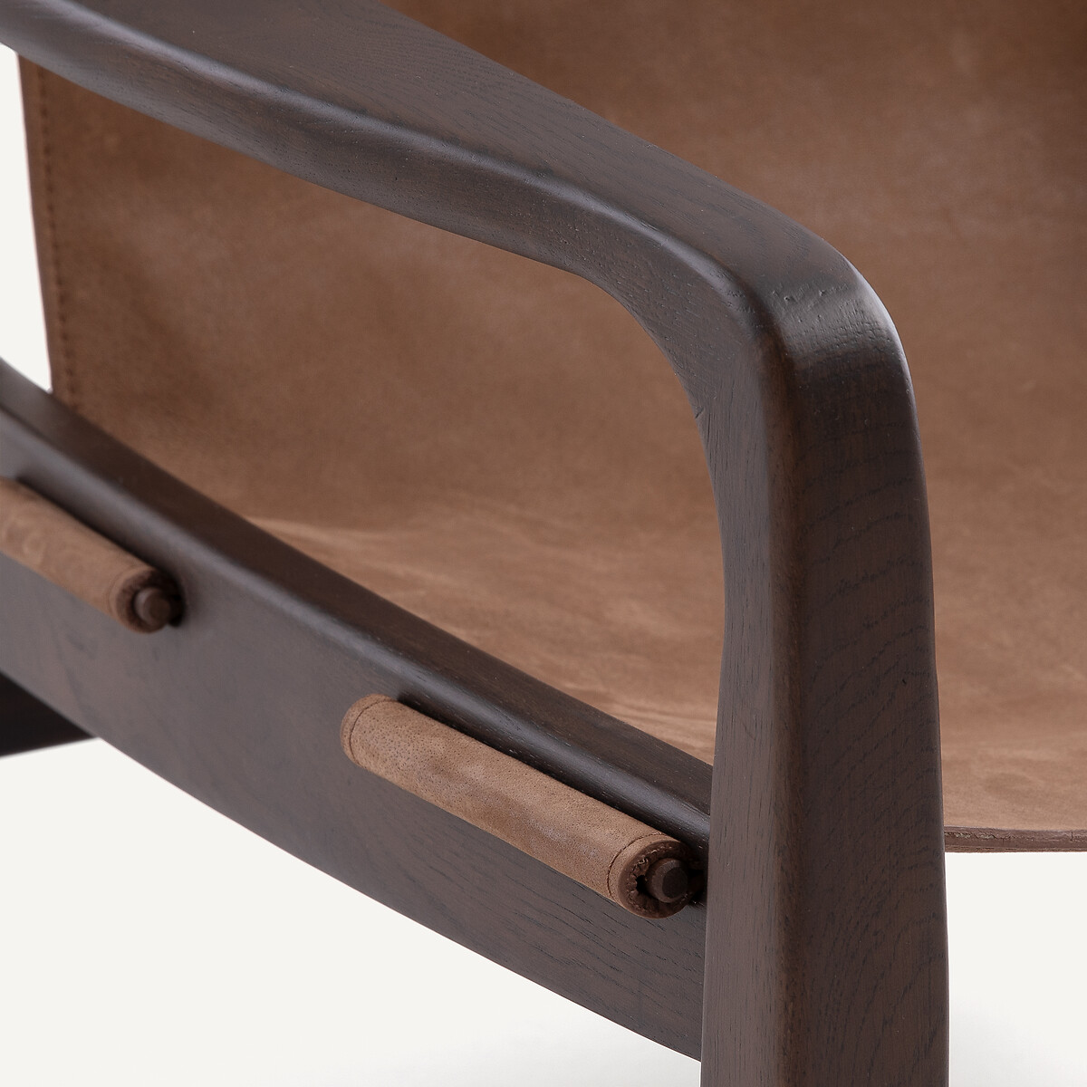 Fauteuil en chêne massif teinté et cuir, ALBERTO chocolat, AM.PM