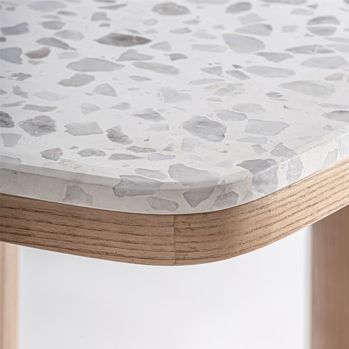 Table de bar S.ALFERCE en terrazzo blanc terrazzo, chêne clair et doré, RECOLLECTION