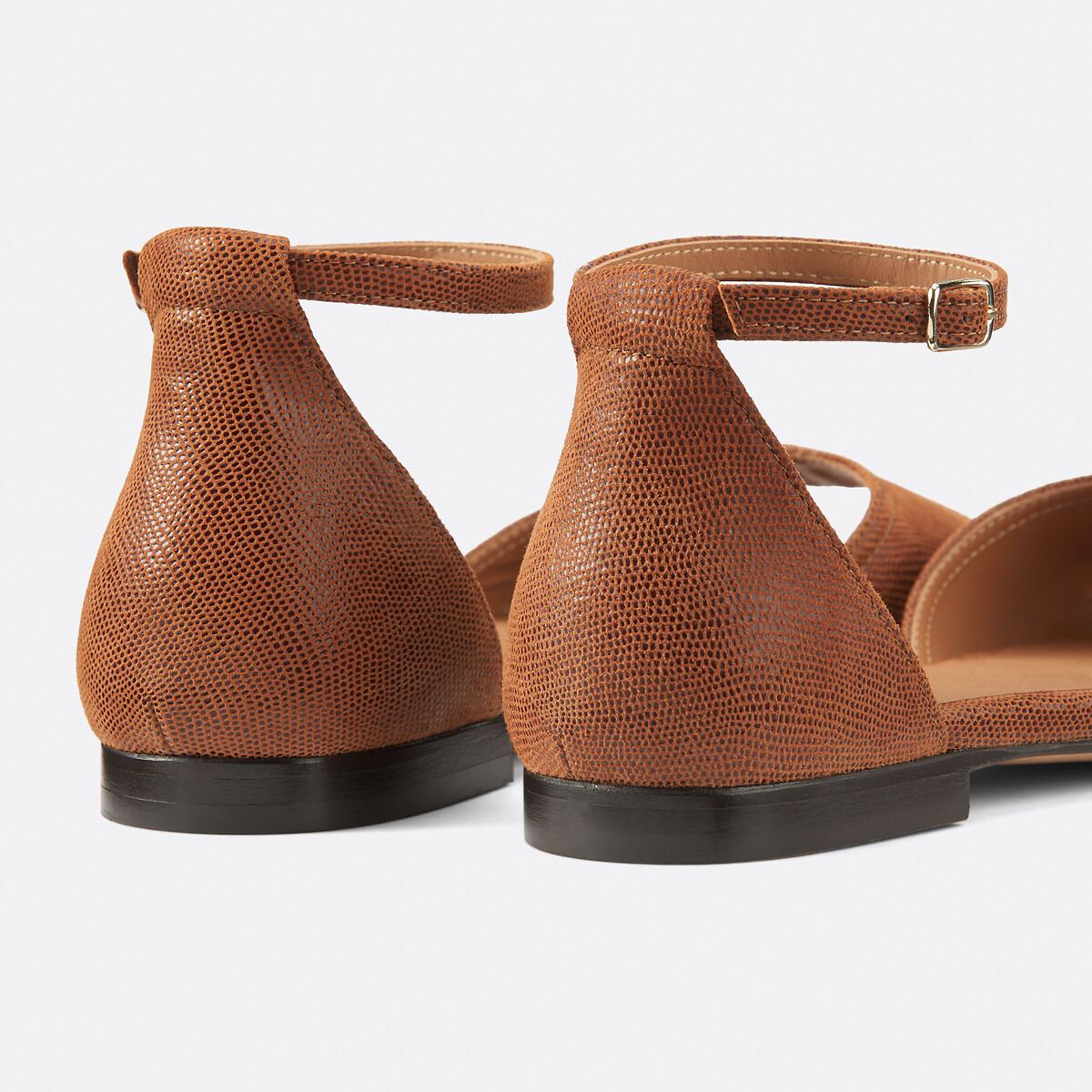 N° 165 Flat Sandals in Leather cognac, RIVECOUR