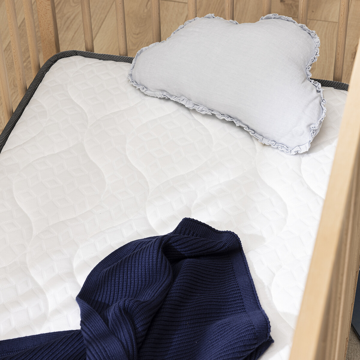 Matelas bébé mousse Bultex® nano, soutien ferme, accueil ferme, TICHOU BÉBÉ blanc, BULTEX