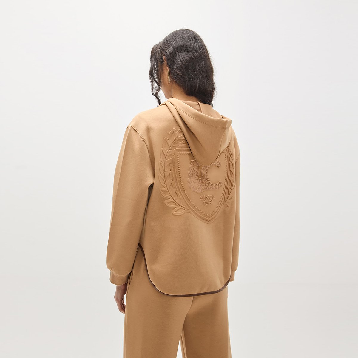 Sweat zippé à capuche avec poche faux cuir camel, LOLA CASADEMUNT