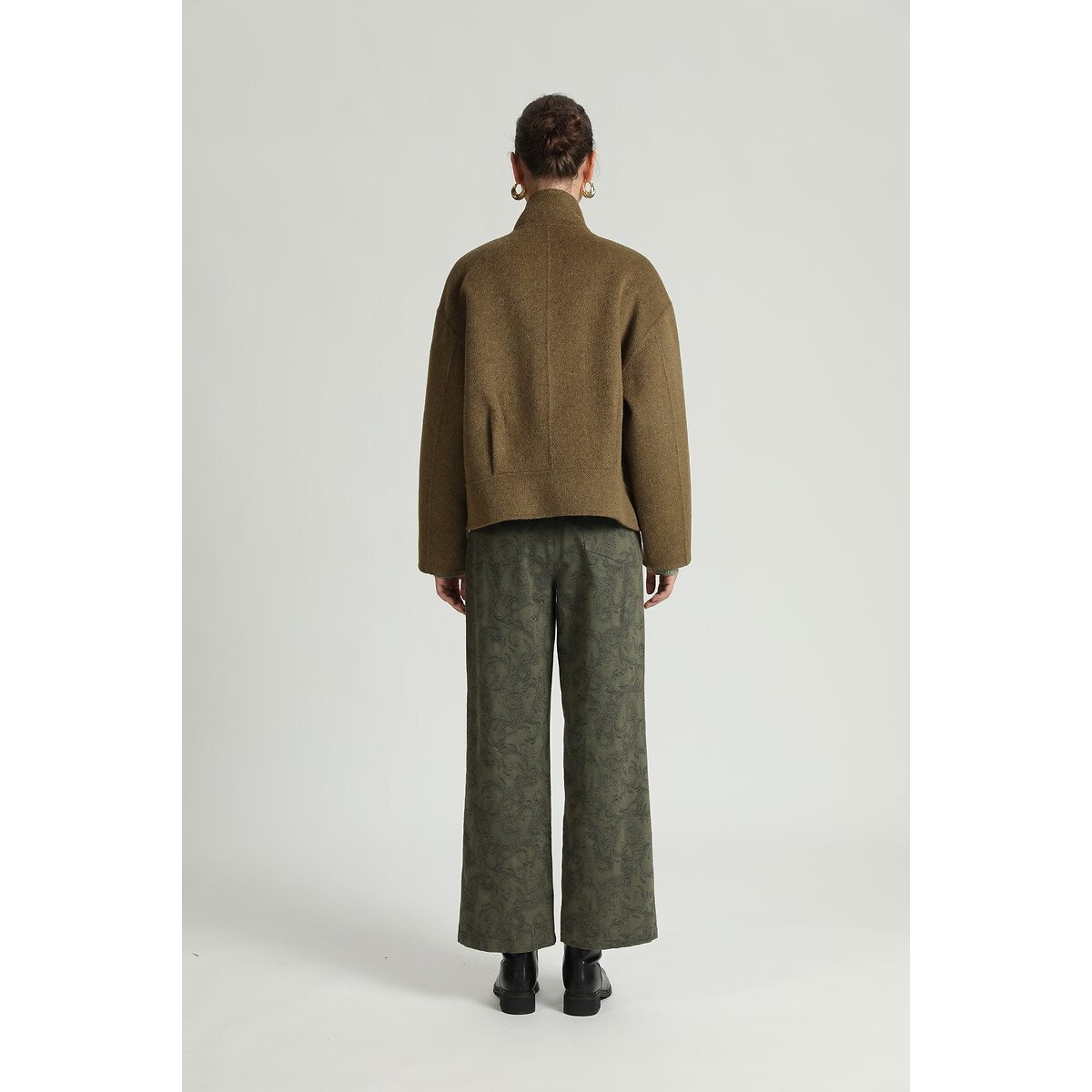 Manteau court en laine majoritaire vert kaki, SEE U SOON