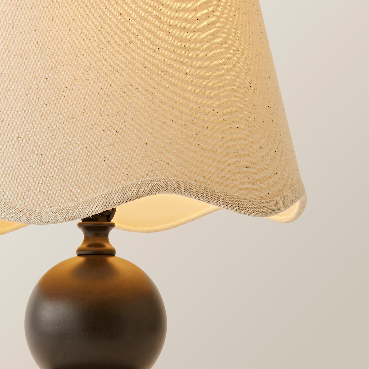 Andres Candlestick Table Lamp with Scallop Trim Shade natural, SO'HOME