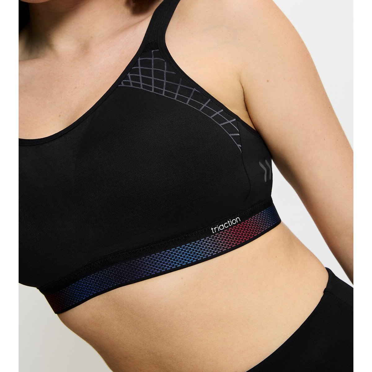 Triaction Cardio Minimiser Sports Bra black, TRIUMPH