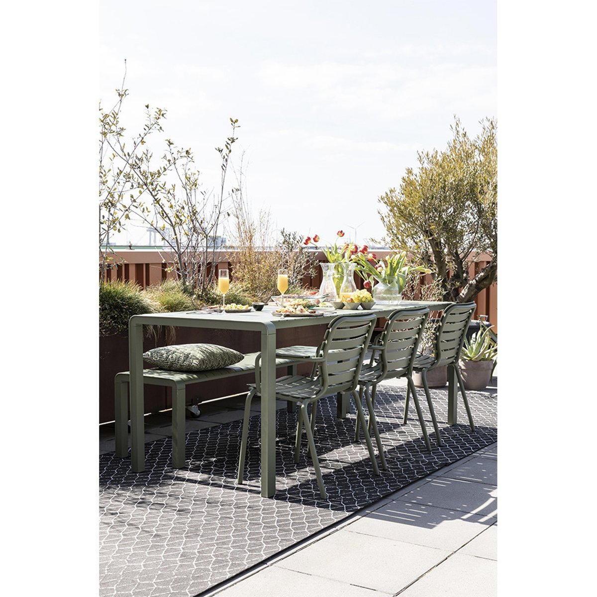 Table de jardin en métal 214x97cm- VONDEL vert de gris, ZUIVER