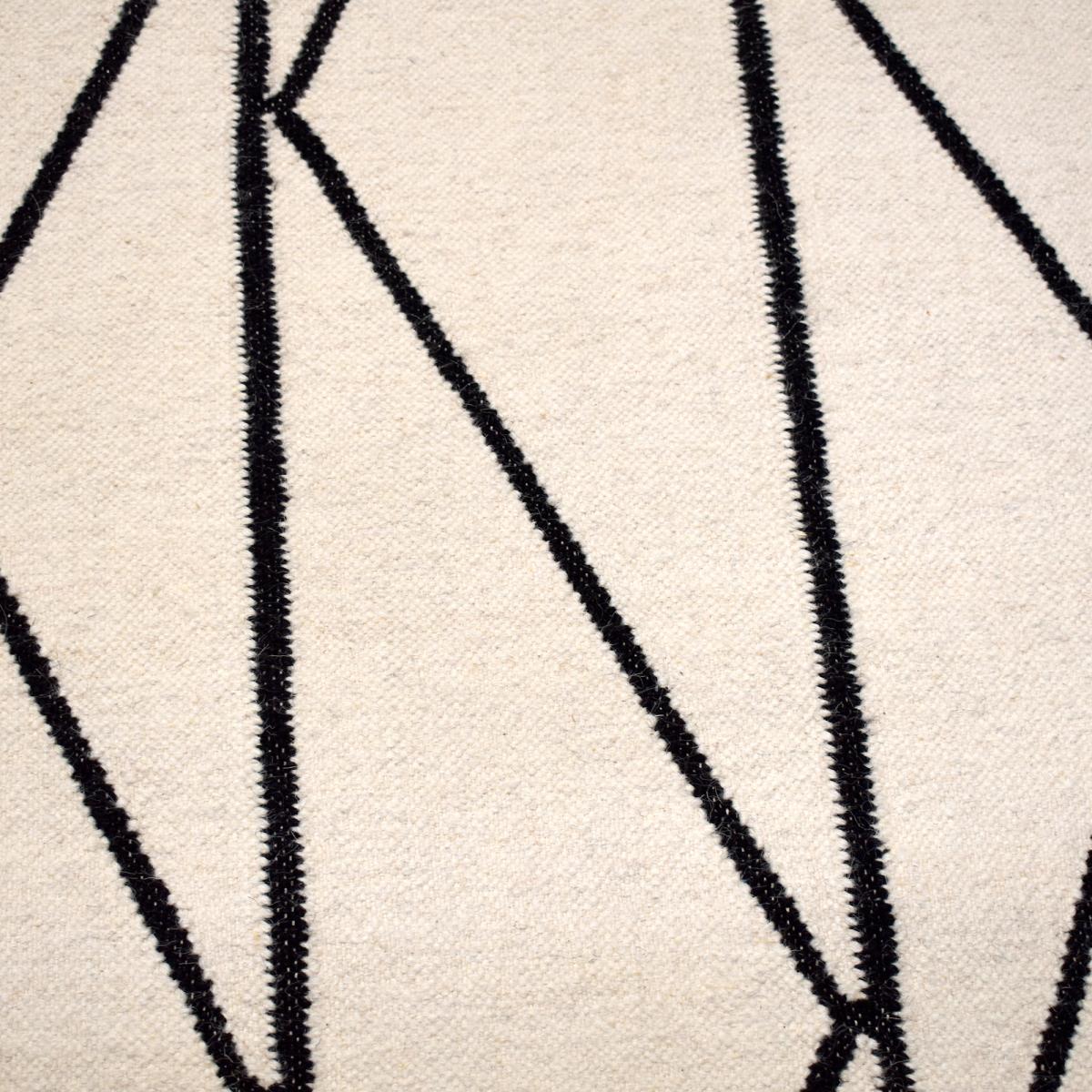 Tapis salon et chambre fait main en laine motif scandinave ELARA beige, noir, UN AMOUR DE TAPIS