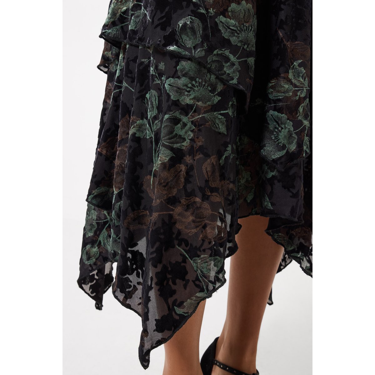 Robe à Ourlet Asymétrique Fleurs Dorées noir, JOE BROWNS