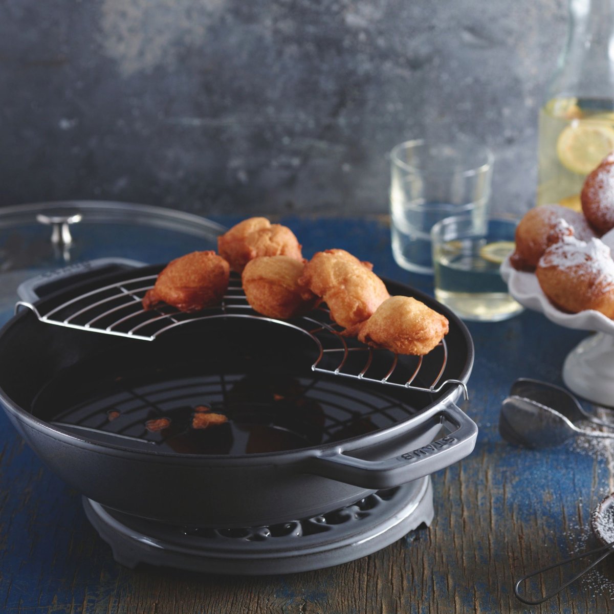 30 cm, Wok avec couvercle en verre, Gris graphite gris, STAUB