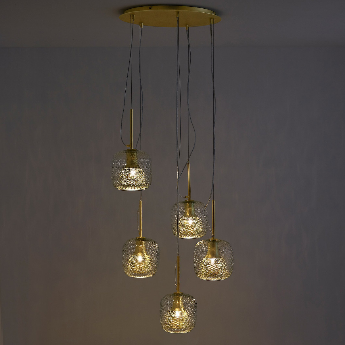 Suspension grappe 5 globes, laiton et verre ciselé, MISTINGUETT laiton, AM.PM X EMMANUEL GALLINA