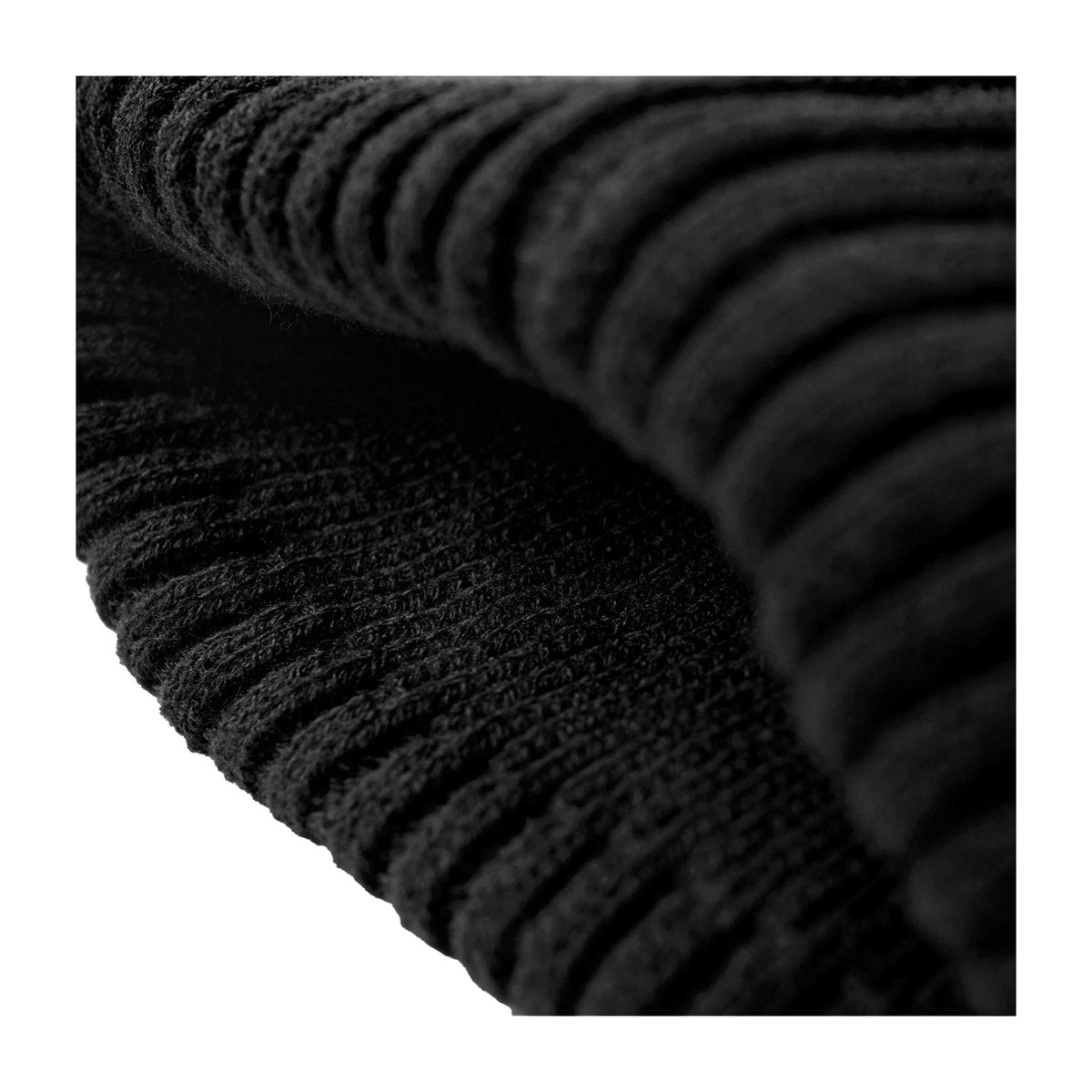 Bonnet noir, BEECHFIELD