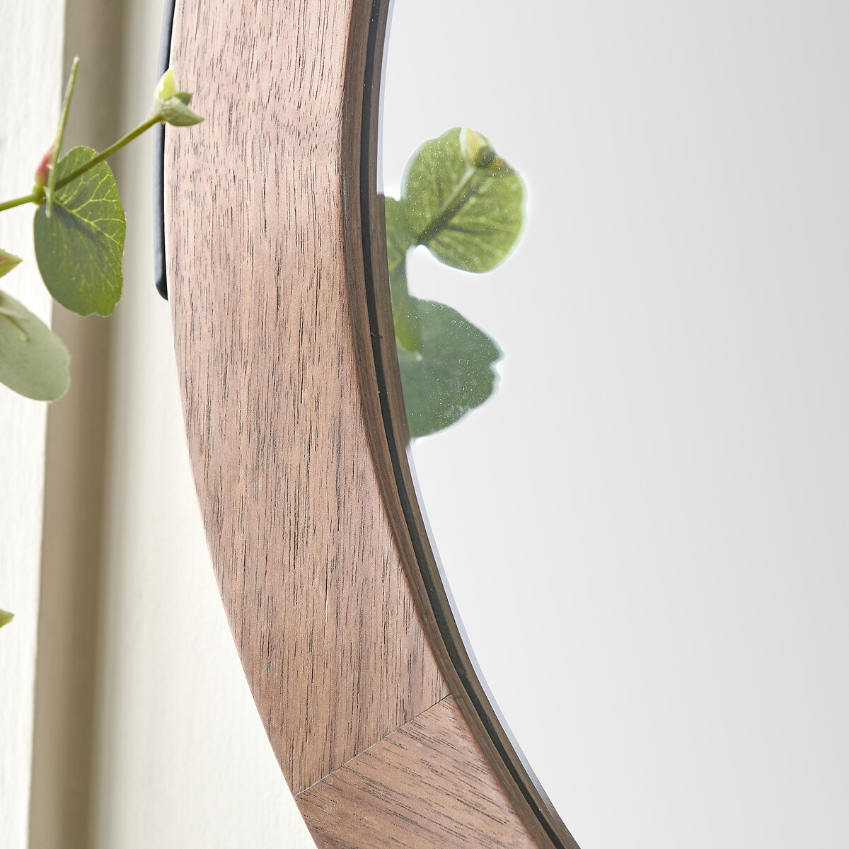 65cm Verwood Round Light Walnut Wood Veneer Wall Mirror black/walnut, ÉDITÉ