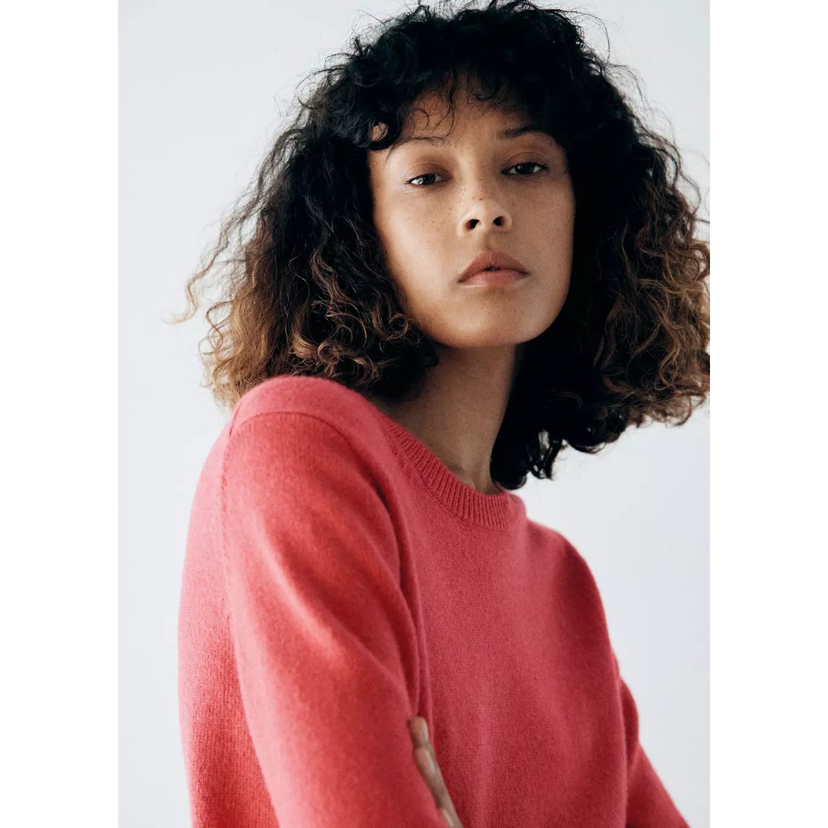 Pull en maille à col rond corail, MANGO