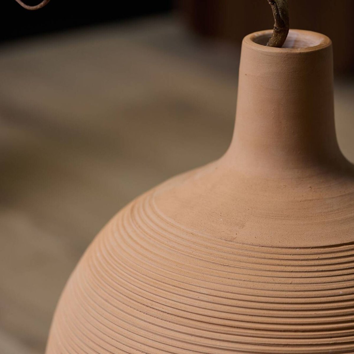 Vase rond long fût en céramique H46 cm - MAHE marron, CAMIF