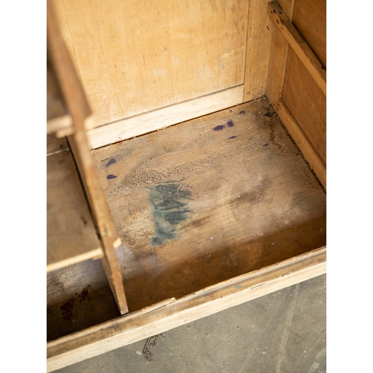 Armoire parisienne en bois clair Blandine N°520 - Bon état bois clair, DEBONGOUT