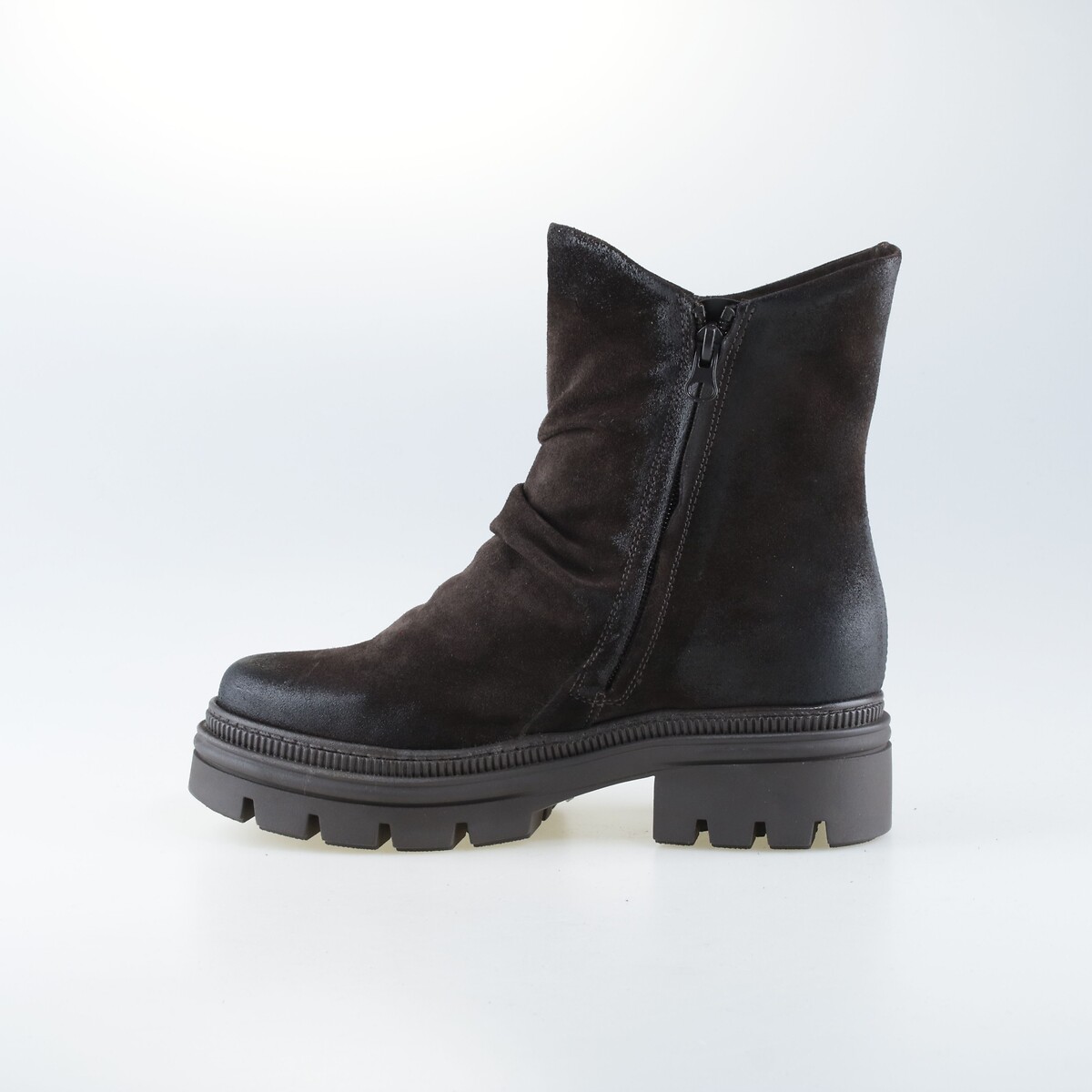 Botas em camurça castanho escuro, MJUS