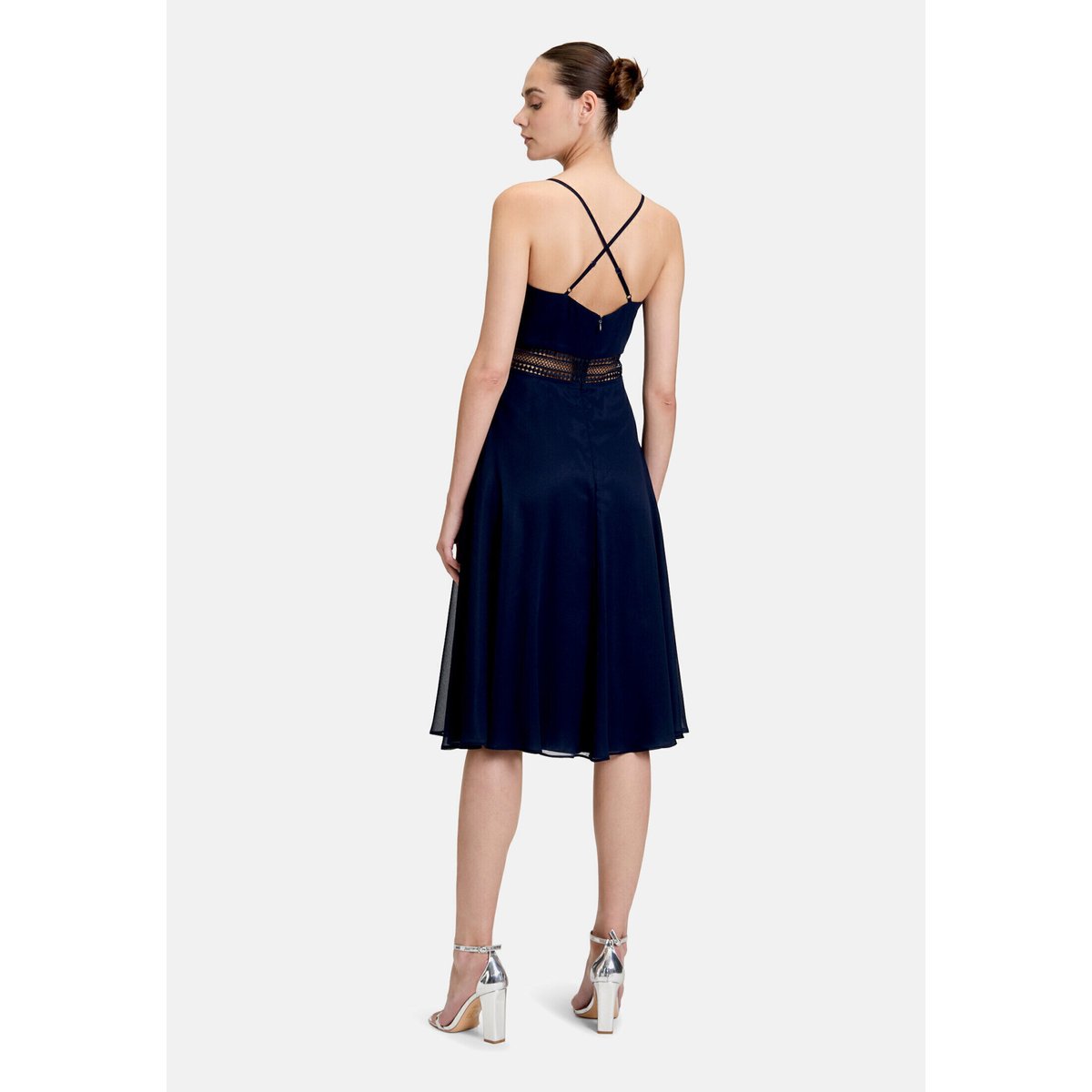 Robe de cocktail à encolure bénitier night sky, VERA MONT