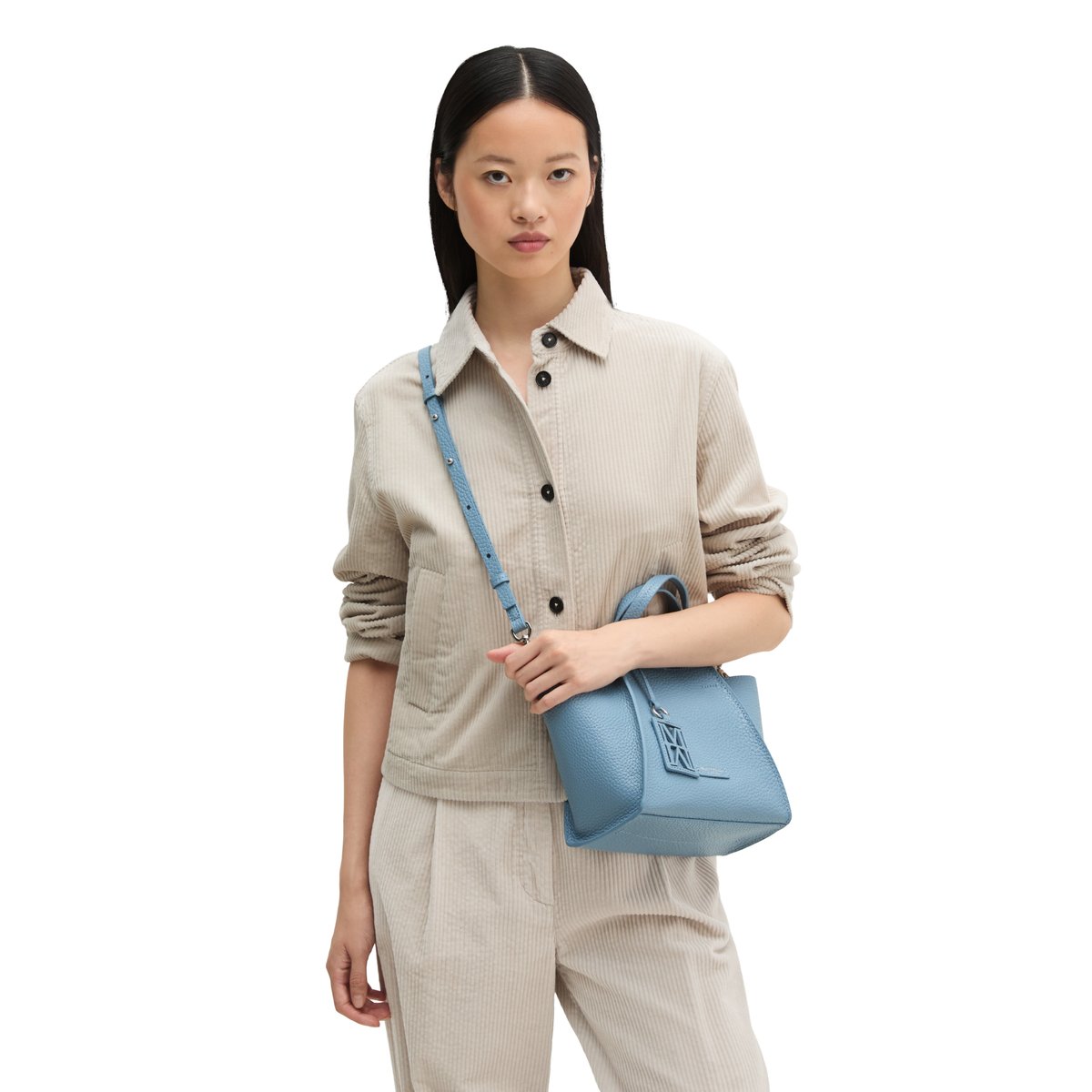 Sac à bandoulière modèle Biani en cuir de vachette finement grainé bleu, MARC O'POLO