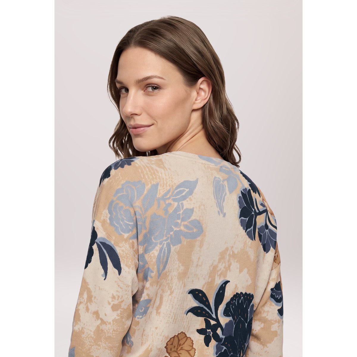 Pull-over en maille à manches chauve-souris beige/bleu, BETTY BARCLAY