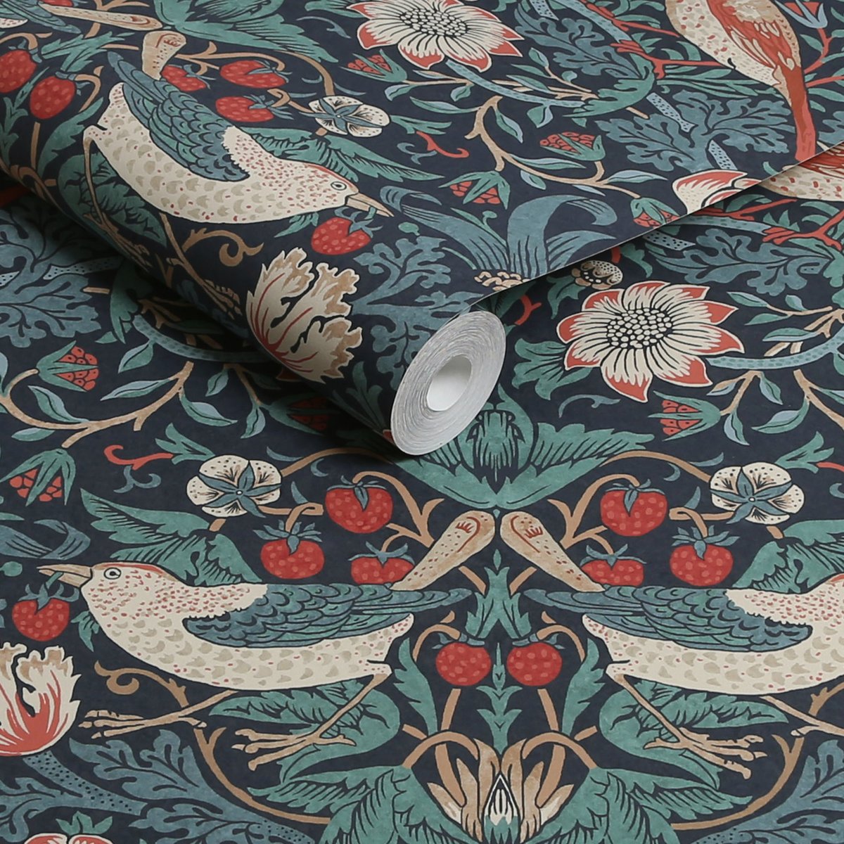 Papier peint Fleurs de fraisier et oiseaux au soleil de midi vert, bleu, rouge, WILLIAM MORRIS AT HOME