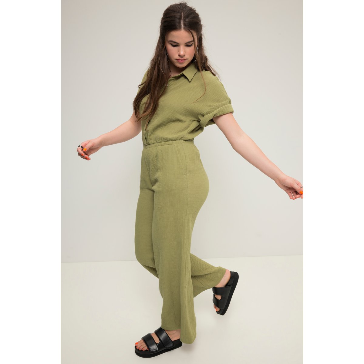 Combinaison en mousseline avec vaalea khaki, STUDIO UNTOLD