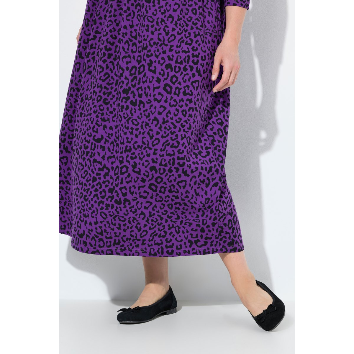 Robe en jersey à coupe évasée. Col tunisien violet, ULLA POPKEN
