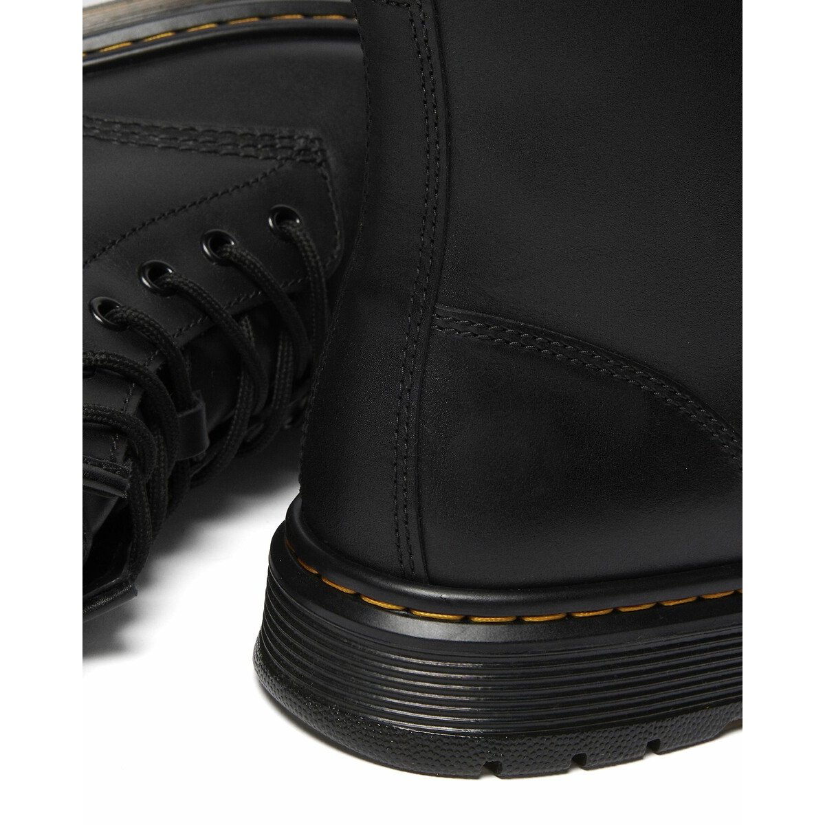 Brookline Chukka boots van soepel leer Lusso zwart, DR. MARTENS