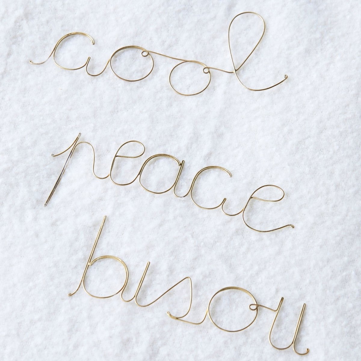 Mot fil de laiton doré "COOL" -  LOJI doré, HOME MAISON