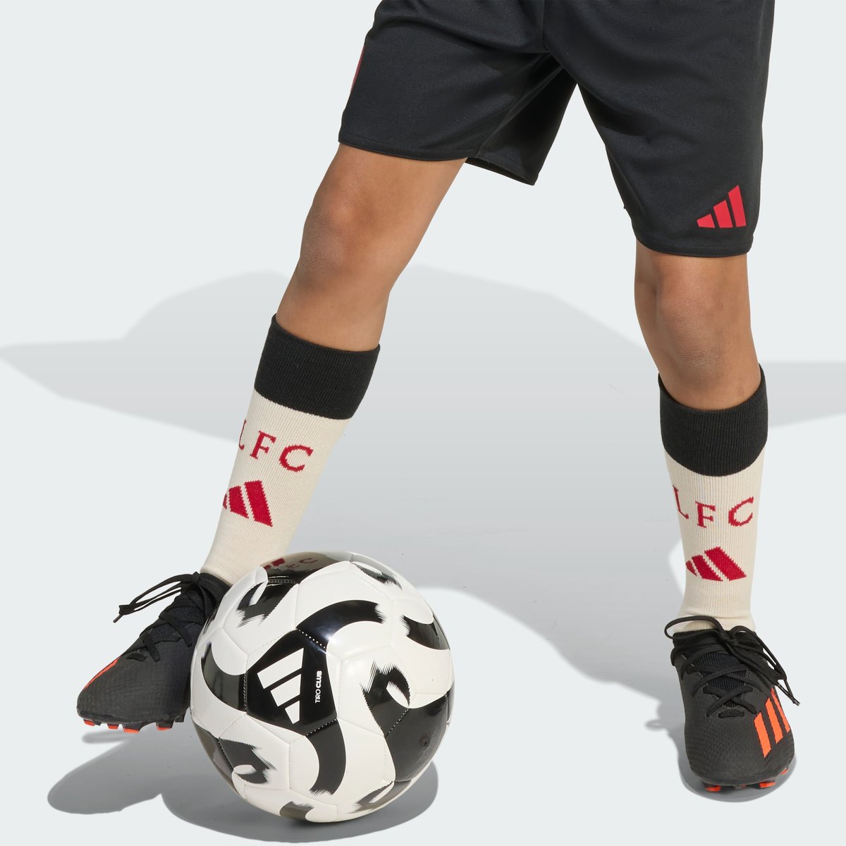 Mini Kit Extérieur Liverpool Fc 25/26 Enfants Mini Kit Extérieur Liverpool Fc 25/26 Enfants wonder white, adidas Performance