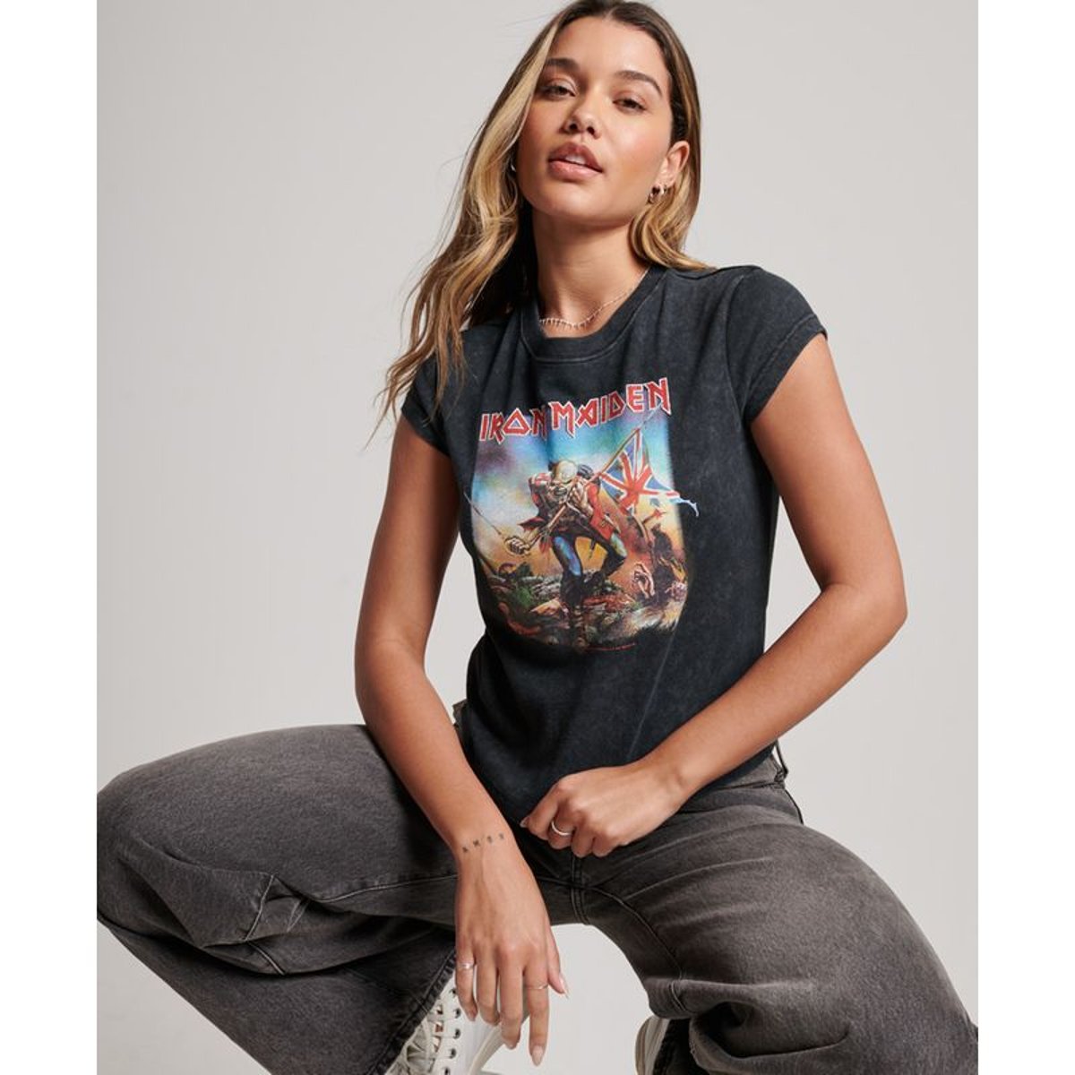 T-shirt à mancherons Iron Maiden x back in black intense, SUPERDRY