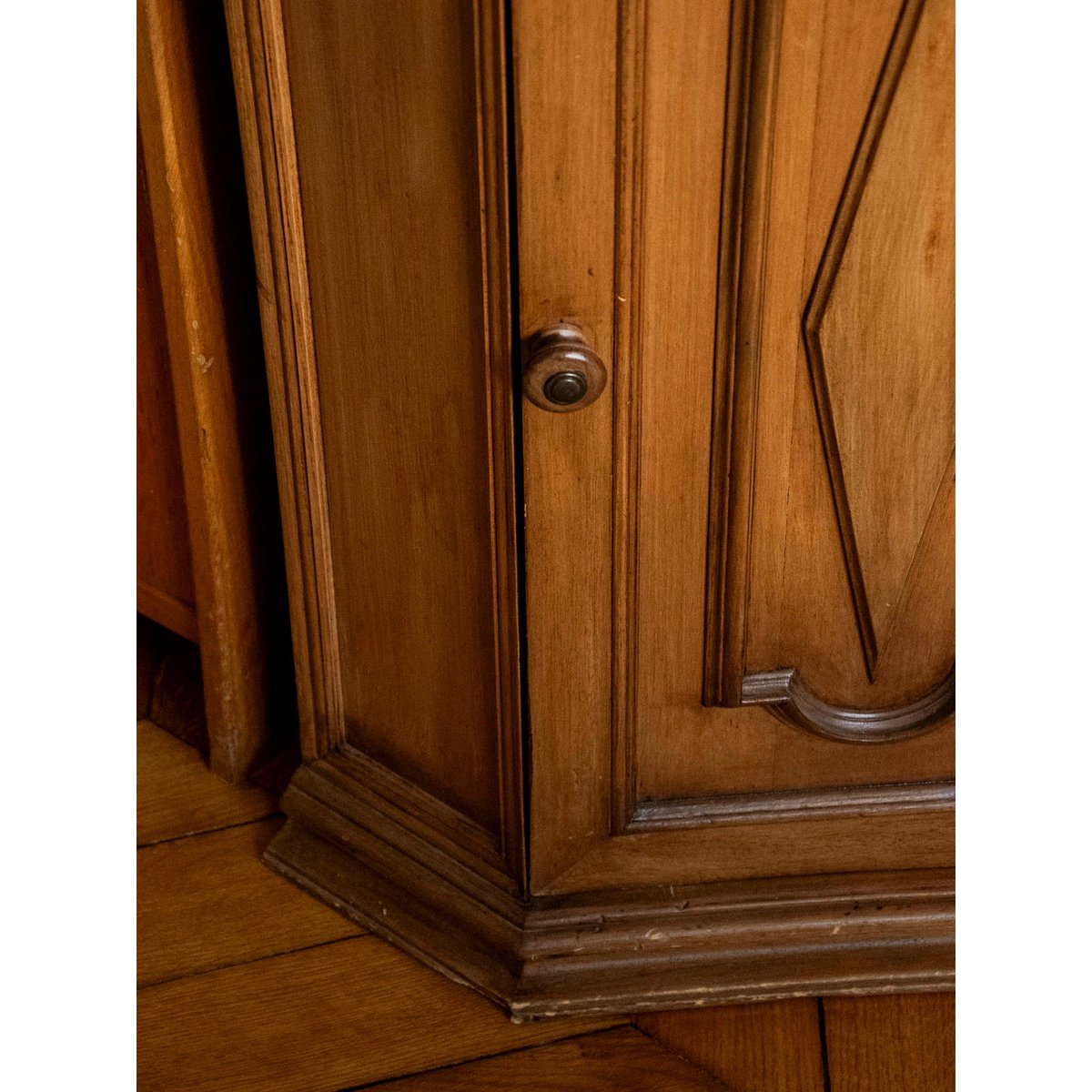 Étagère d'angle en bois massif Gaëlle N°1458 - Bon état bois foncé, DEBONGOUT