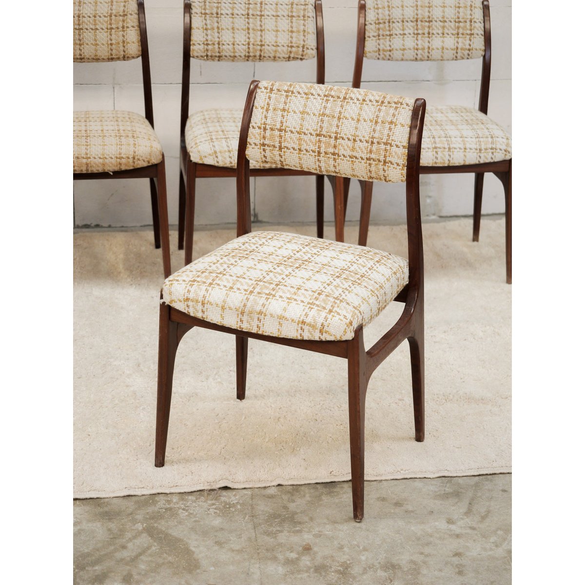Lot de 5 chaises aux motifs à carreaux Alma N°1973 - Bon état marron, DEBONGOUT