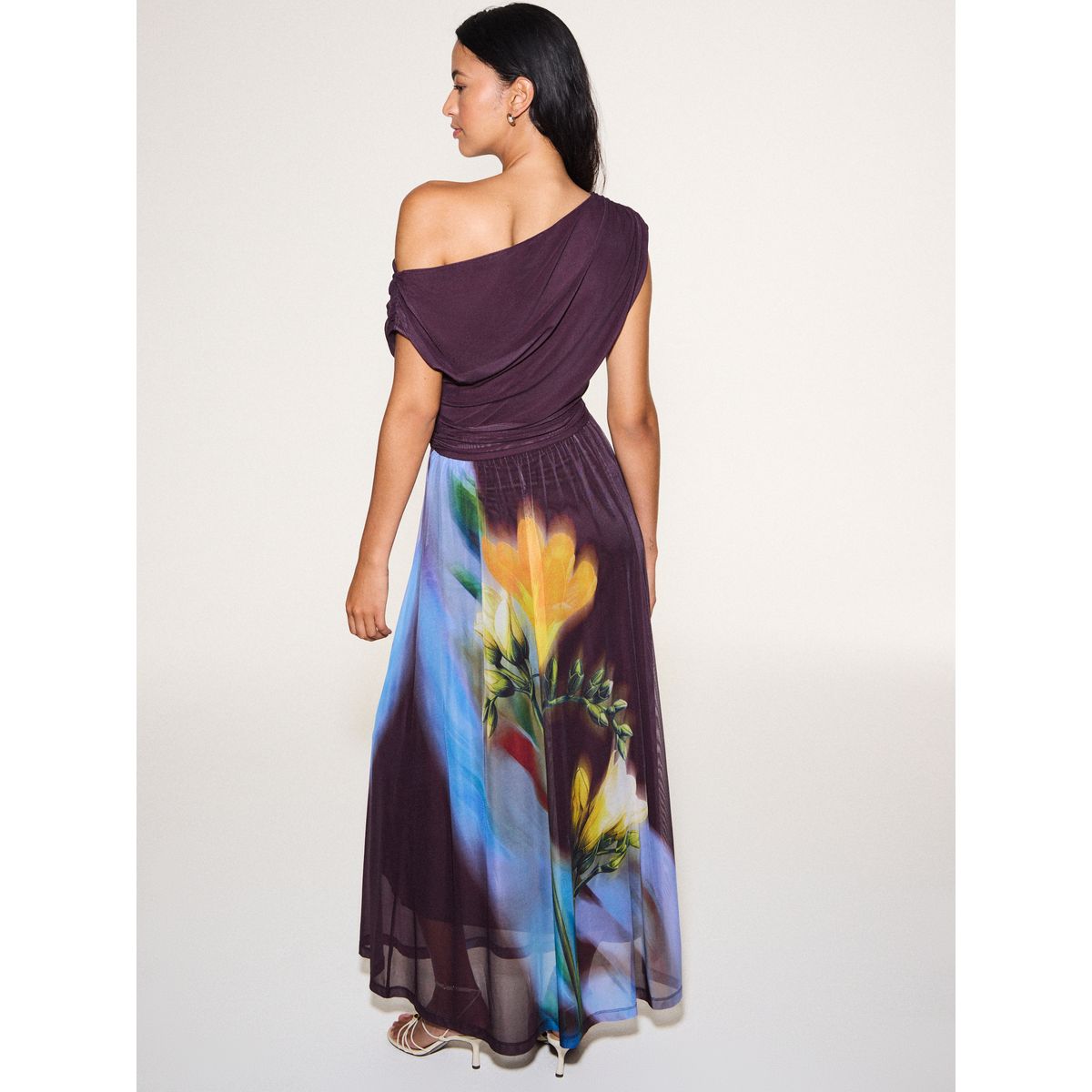 Robe mi-longue en mesh à épaules dénudées imprimé floral prune/jaune, NEXT