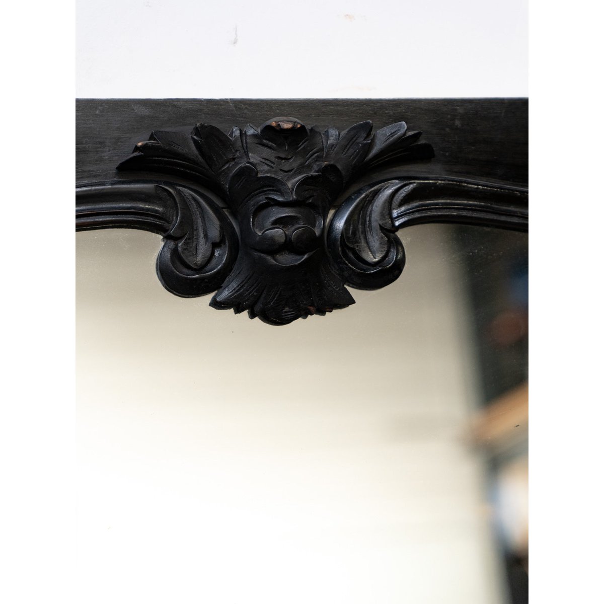 Grand miroir en bois ancien au fronton sculpté Georges N°1318 - Bon état noir, DEBONGOUT