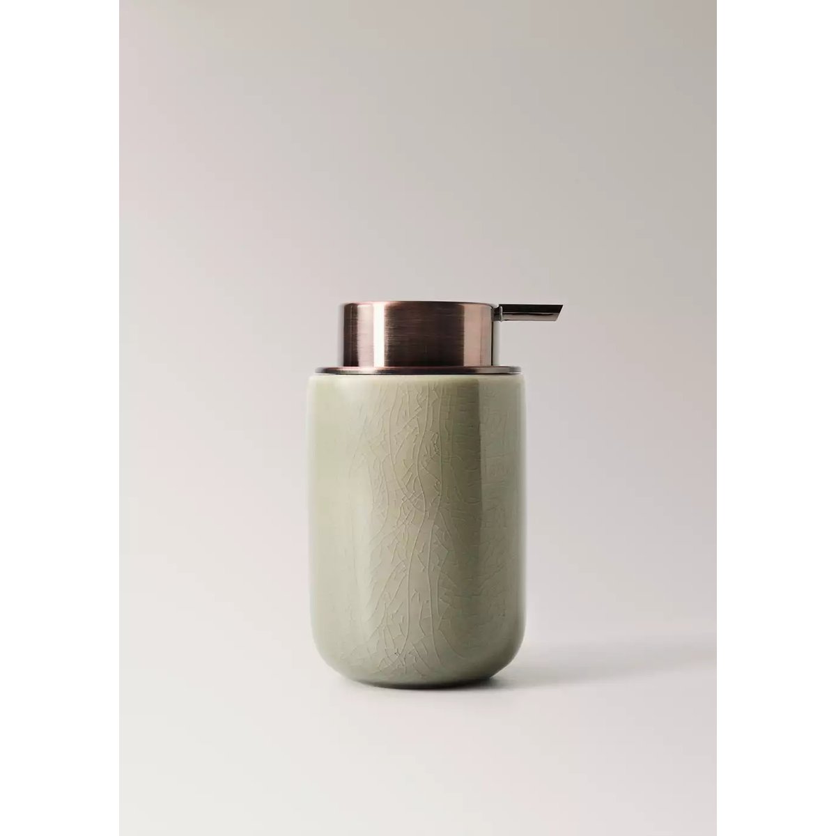 Distributeur de savon en céramique craquelé vert pastel, MANGO HOME