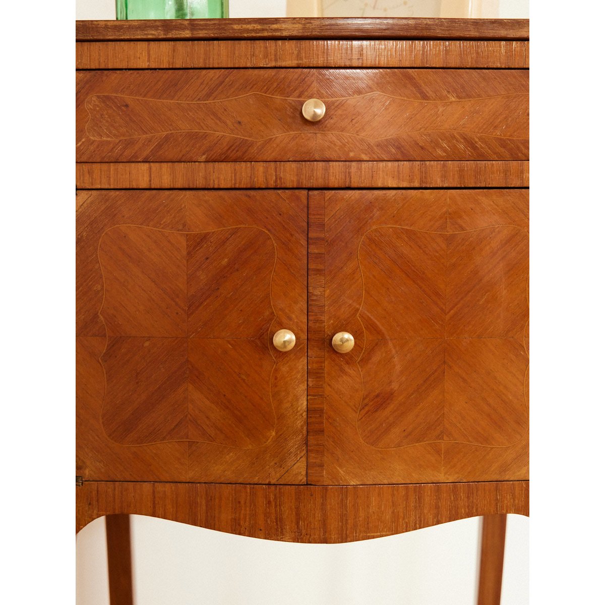Table de chevet en bois Odile N°1622 - Bon état bois clair, DEBONGOUT