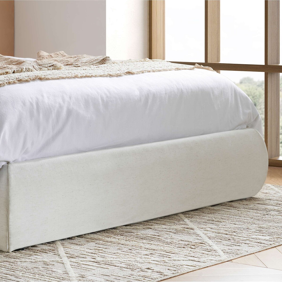 Liora Linen Curve Ottoman Storage Bed cream, SO'HOME