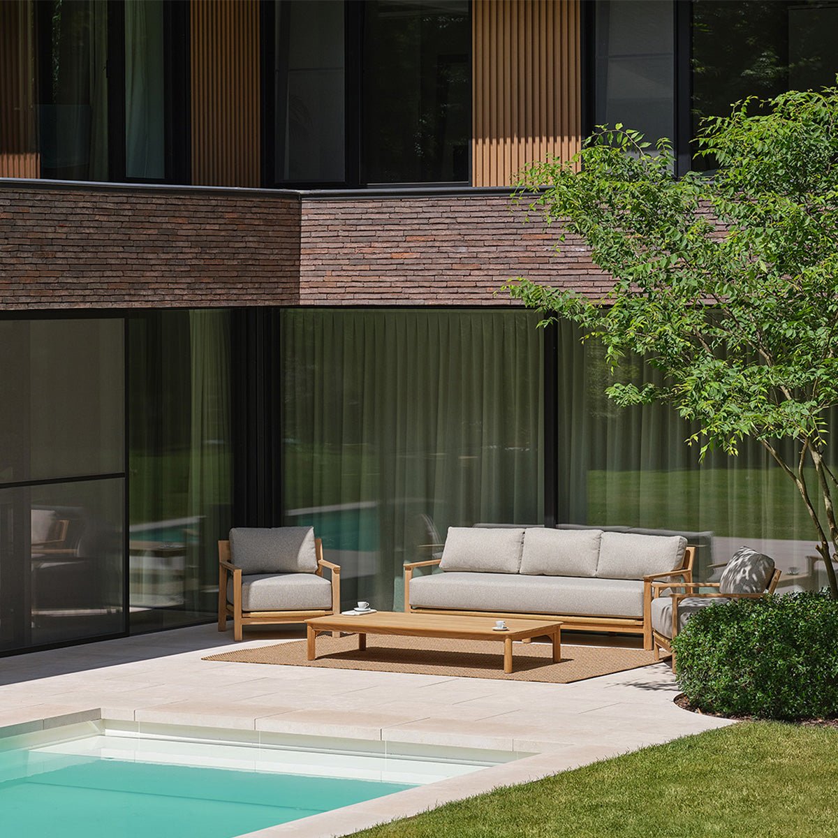 Salon de jardin bas en teck avec coussins gris chiné 5 personnes PIANA gris_chine, BERAH GETAH