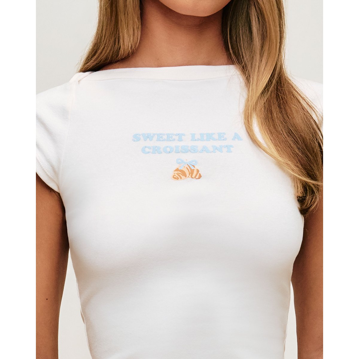 Top en jersey avec broderie "Sweet like a croissant" BABYWORDIZ ecru, UNDIZ