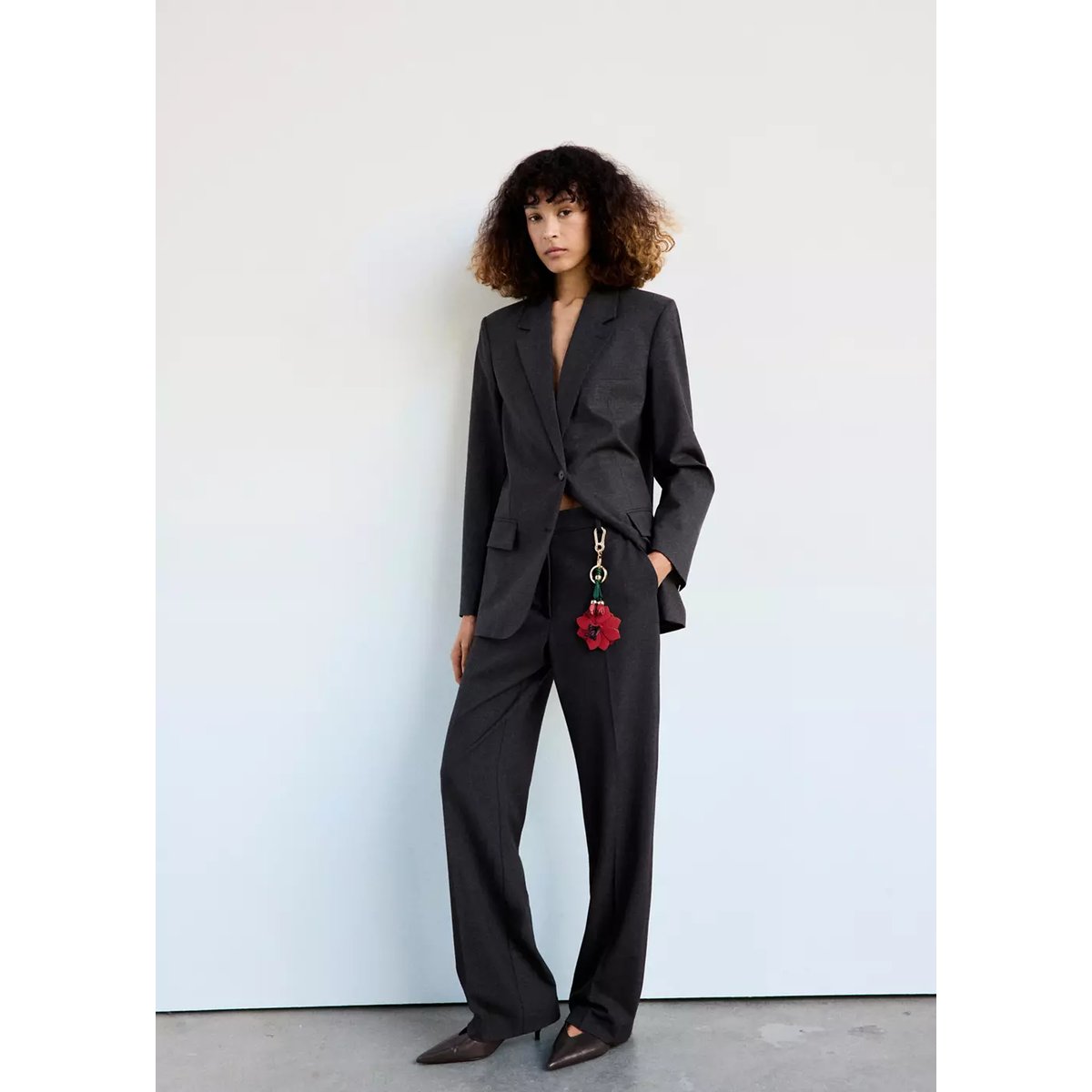 Porte-clés avec breloque fleur rouge, MANGO