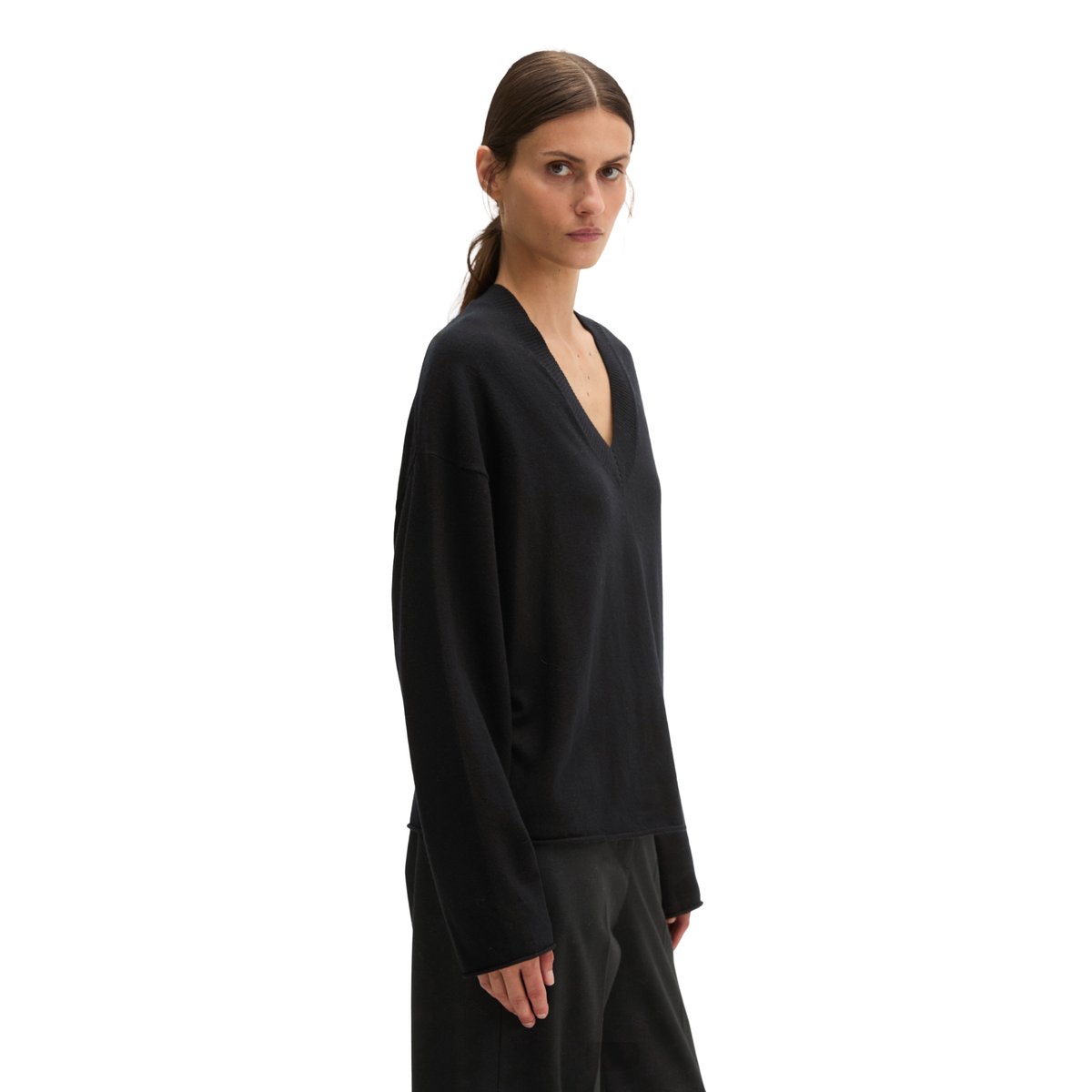 Pull à col en V ample en mélange de laine vierge douce noir, MARC O'POLO